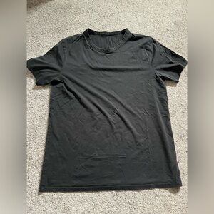 Lululemon black tee